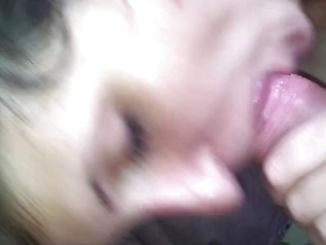 Girlfriend blows and gets cum in her face