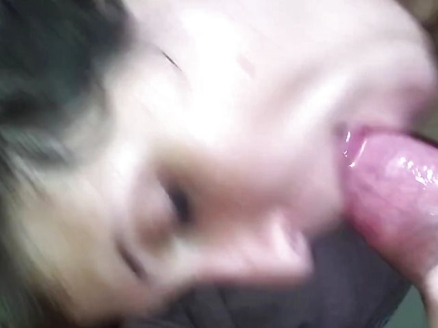 Girlfriend blows and gets cum in her face