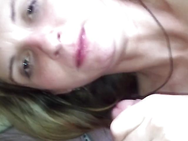 Girlfriend blows and gets cum in her face