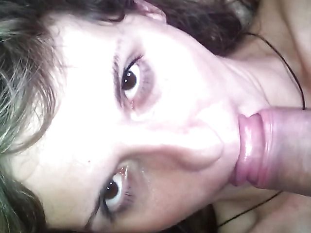 Girlfriend blows and gets cum in her face