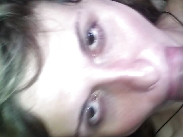 Girlfriend blows and gets cum in her face