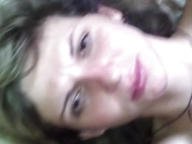 Girlfriend blows and gets cum in her face