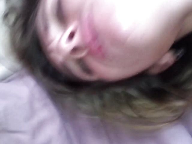 Girlfriend blows and gets cum in her face