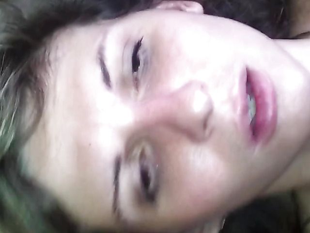 Girlfriend blows and gets cum in her face