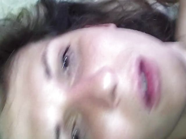 Girlfriend blows and gets cum in her face