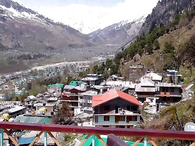 Bikini-clad wife fucking outdoor