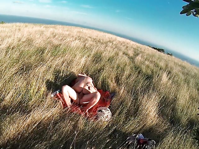 Amateur couple banging in the field