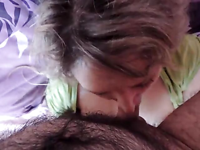 Amateur blowjob for her hairy boyfriend