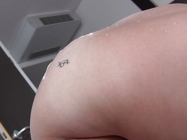 Girlfriend gets cum on her beautiful ass