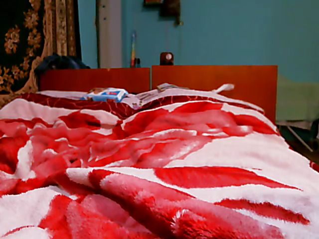 Shaved amateur cutie takes it in her nice ass