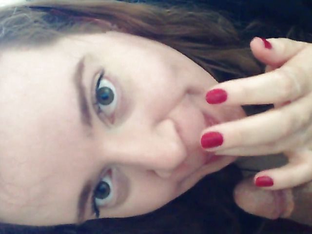 Pretty wife first time blowjob on cam