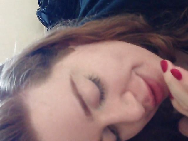 Pretty wife first time blowjob on cam