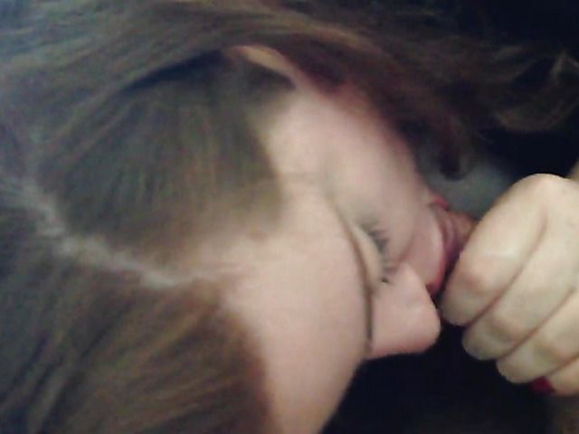 Pretty wife first time blowjob on cam