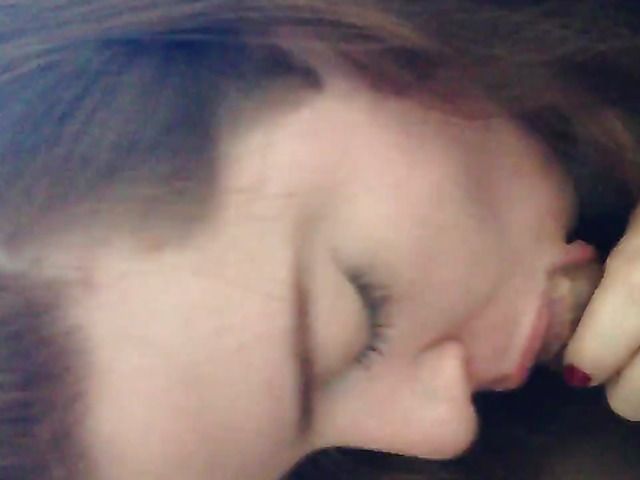 Pretty wife first time blowjob on cam