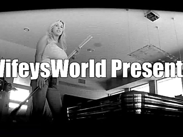 Cum hungry wife gives tugjob