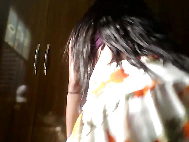 Brazilian ass shaking in front of cam