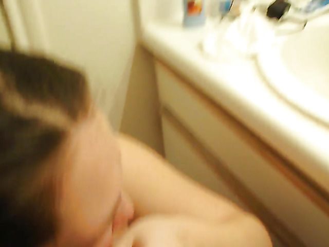Great amateur blowjob and jizz on her juicy juggs