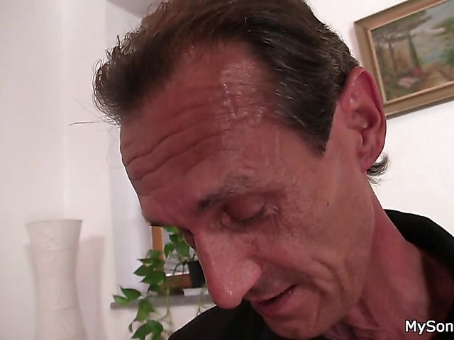 Older man lures teen blonde into fucking