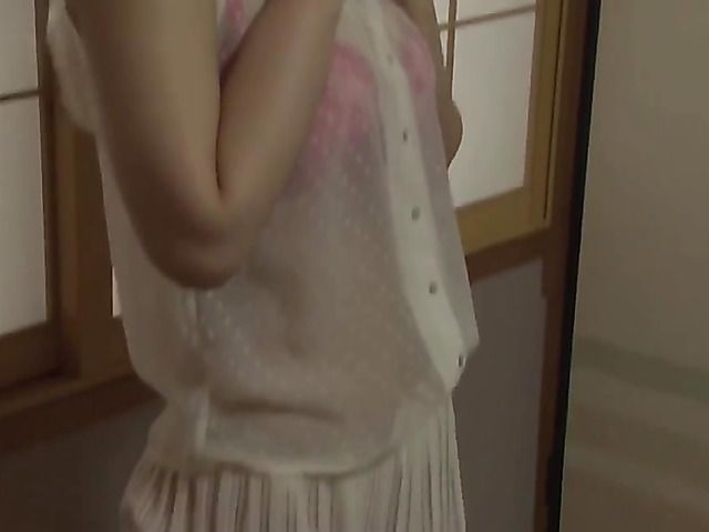 Short haired Japan chick gets down and nasty