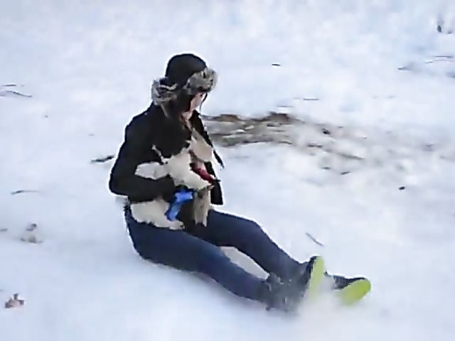 Pussy fingering in the snow with jeans down