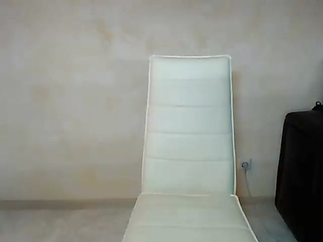 Busty webcam model dildos her perfect ass