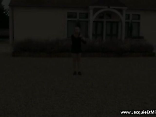 Outdoor DP with 20 year old amateur Sindy