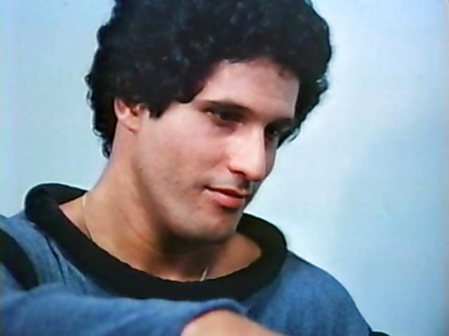 Old fashioned suck and fuck in 1980 classic porn movie