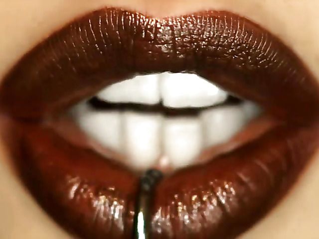 MILF with shaved twat and hot tits gets banged