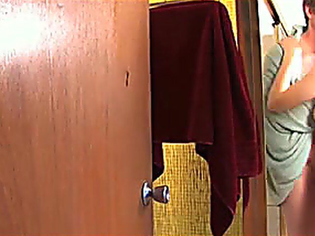 Horny couple suck and fuck under the shower