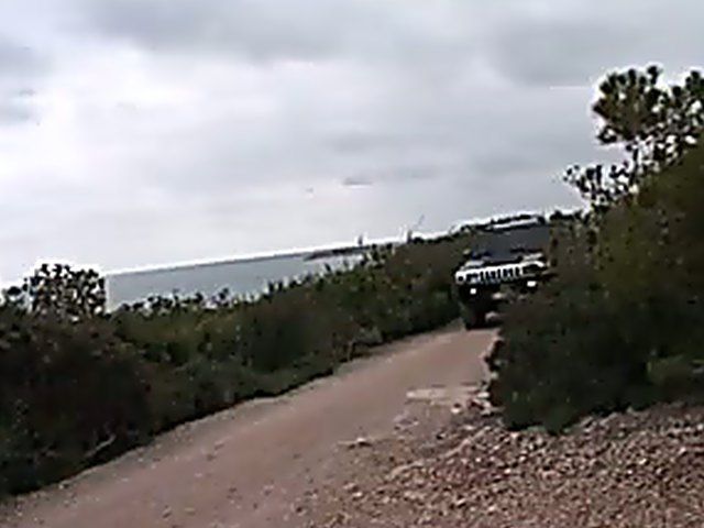Two French sluts fuck their boyfriends outside