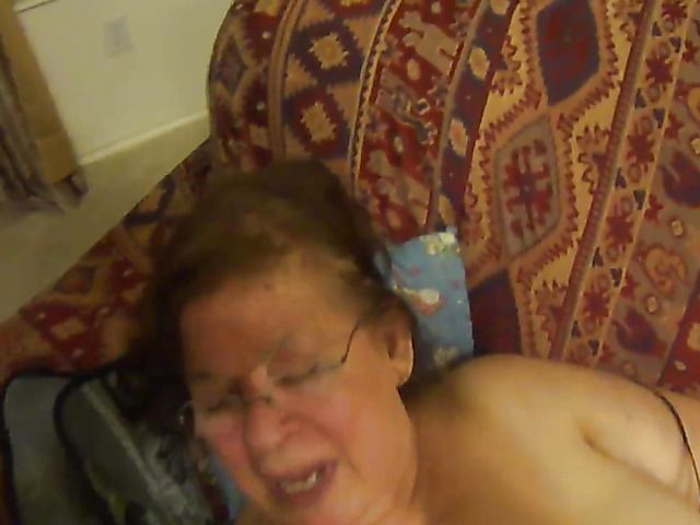 Granny Mexicana BBW has oral sex