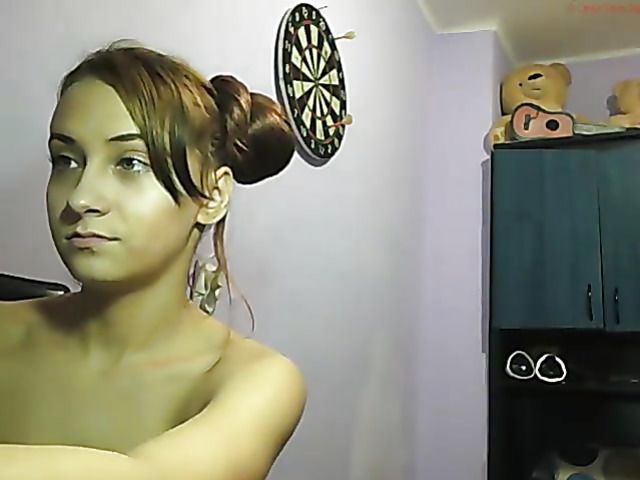 Young webcam girl with round ass fucking with her BF