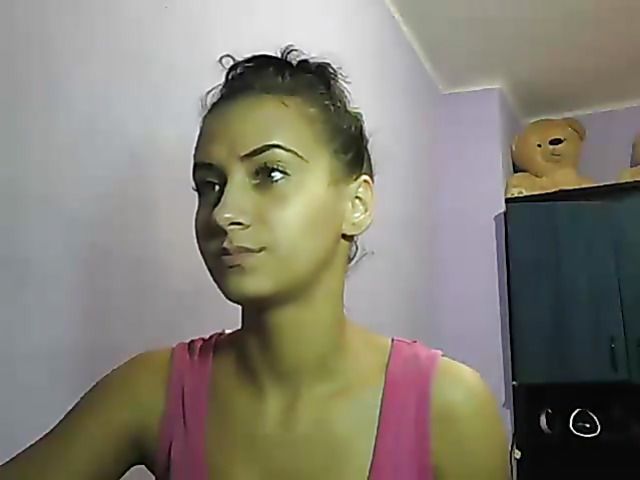 Teen brunette sucks her boyfriend off on webcam again