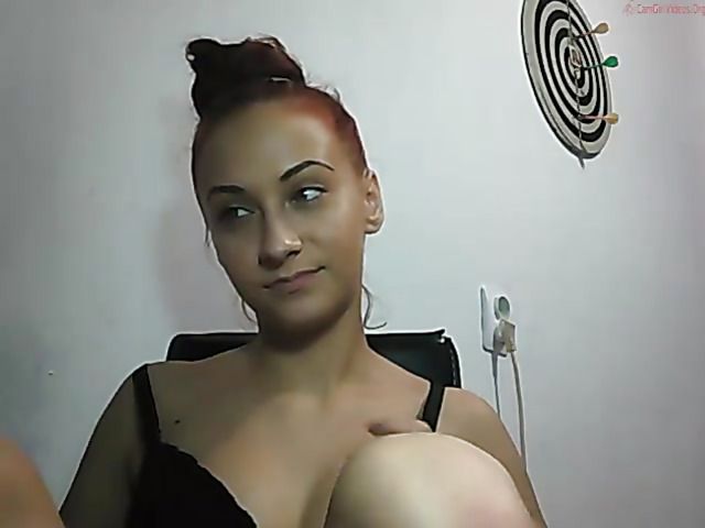 Girlfriend blowjob in front of cam