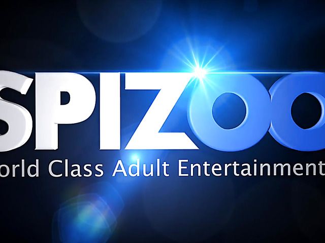 Lingerie-clad busty MILF Jessica Jaymes fingering her holes