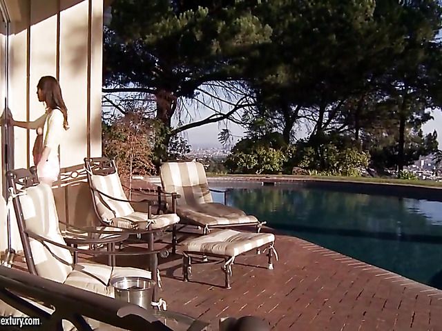 Long legged babe gets her muff stuffed