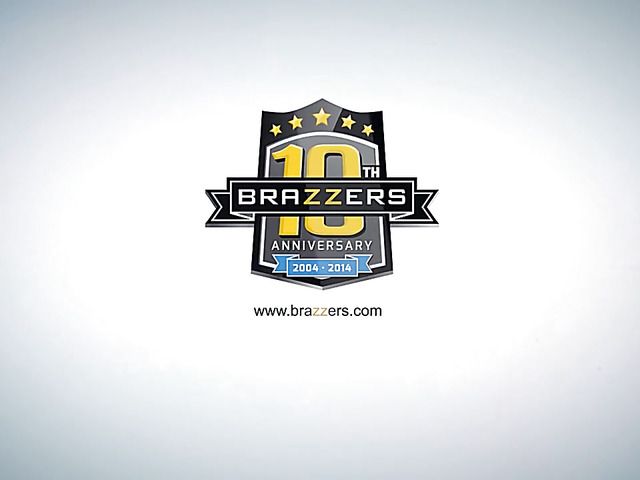 Busty bombshell with bubble butt booty begs for anal