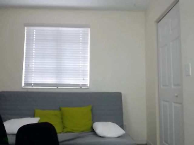 Busty webcam babe with athletic body takes a bath