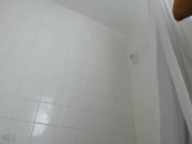 Busty webcam babe with athletic body takes a bath