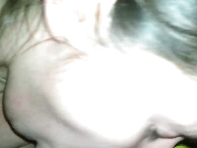 Amateur sucks big cock like a champ in a car