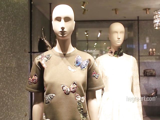 Busty Marisa gets naked in public in Paris