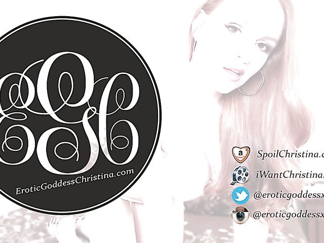 Redhead with beautiful ass takes off her jeans