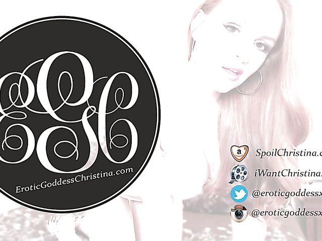 Redhead takes off her shoes and flaunts her feet