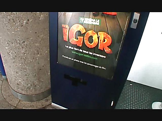 Dude shares his GF with a masked guy in MMF threesome