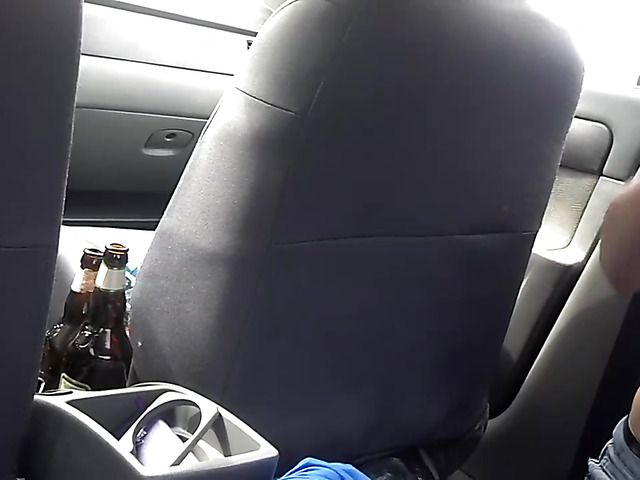 Blowjob in the car and cum load