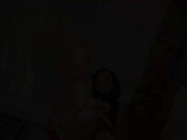 Brunette amateur puts her bare feet on display