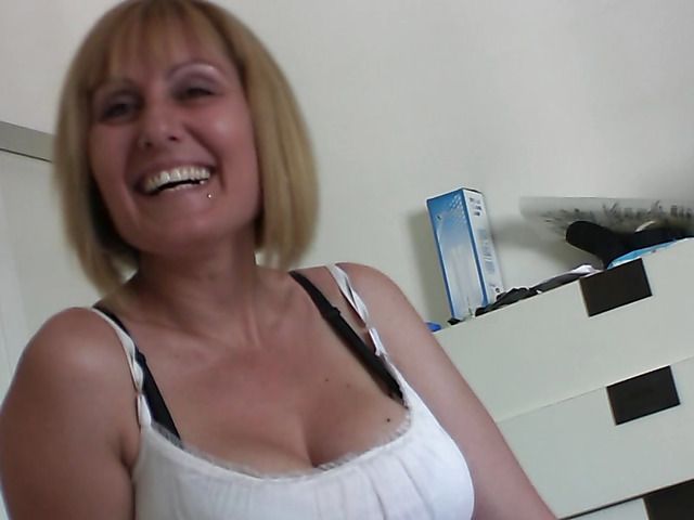 Sex tape of big titted mature woman Nuria