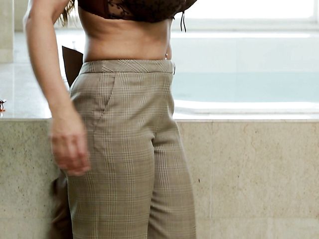 Busty Keisha Grey and Lisa Ann have lesbian sex in the bath