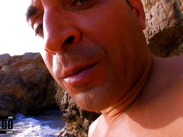 Outdoor anal sex by the sea with Penelope Tiger