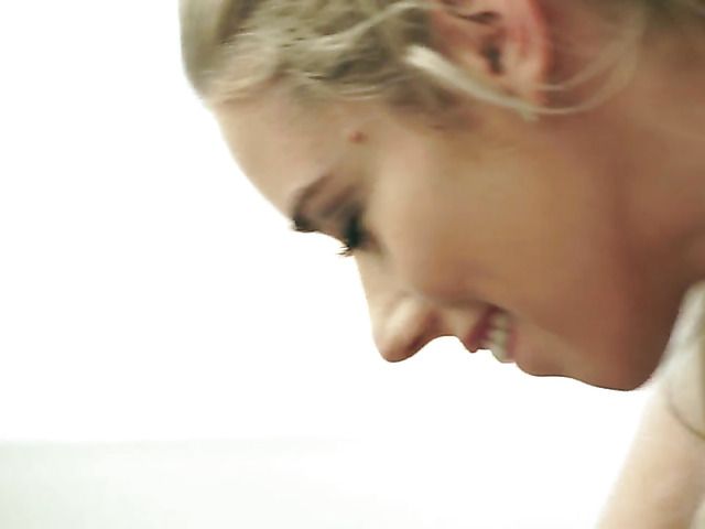 Blonde babe in tight jeans enjoys passionate sex